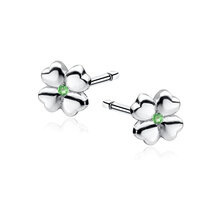 Kolczyki srebrne wkrętki koniczynki z jasnozieloną cyrkonią