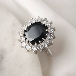 Pierścionek Lady Di srebrny królewski z duży czarnym oczkiem