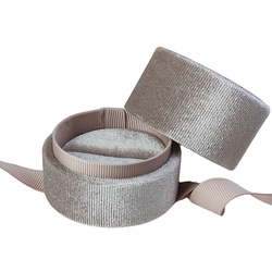 Welurowe pudełko prezentowe taupe