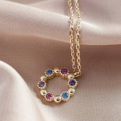 Naszyjnik pozłacany kółko z kolorowymi pastelowymi cyrkoniami