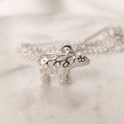 Naszyjnik srebrny z niedźwiedziem