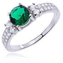 Pierścionek srebrny klasyczny błyszczący ze szmaragdowym oczkiem