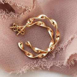 Kolczyki pozłacane skręcone kółka wkrętki