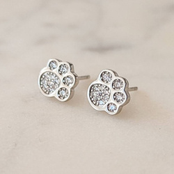 Kolczyki srebrne z łapką psa kota z cyrkoniami