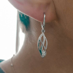 Kolczyki srebrne wiszące na biglu angielskim z cyrkonią pr.925