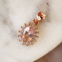 Zawieszka pozłacana różowym złotem w stylu vintage karmazycja