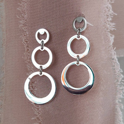 Kolczyki srebrne wiszące połączone koła