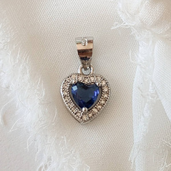 Zawieszka srebrna klasyczne serce z niebieską cyrkonią