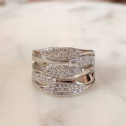 Pierścionek srebrny szeroki polerowany z cyrkoniami